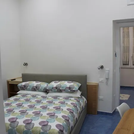 לינה וארוחת בוקר La Finestrella 3*